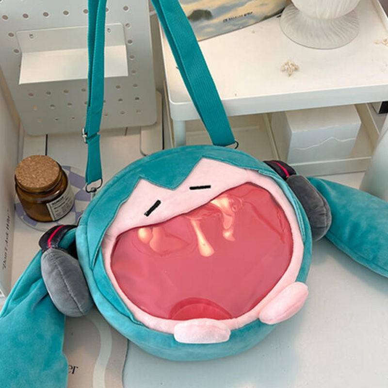Bolsa Transversal de Pelúcia H - Anime Merchandise Bag avaliação e preço